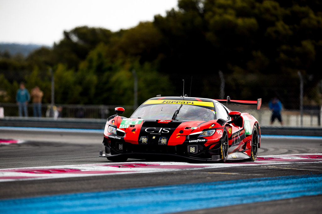 Conrad Laursen sigter efter trofæet på Silverstone
(Foto: AF Corse)